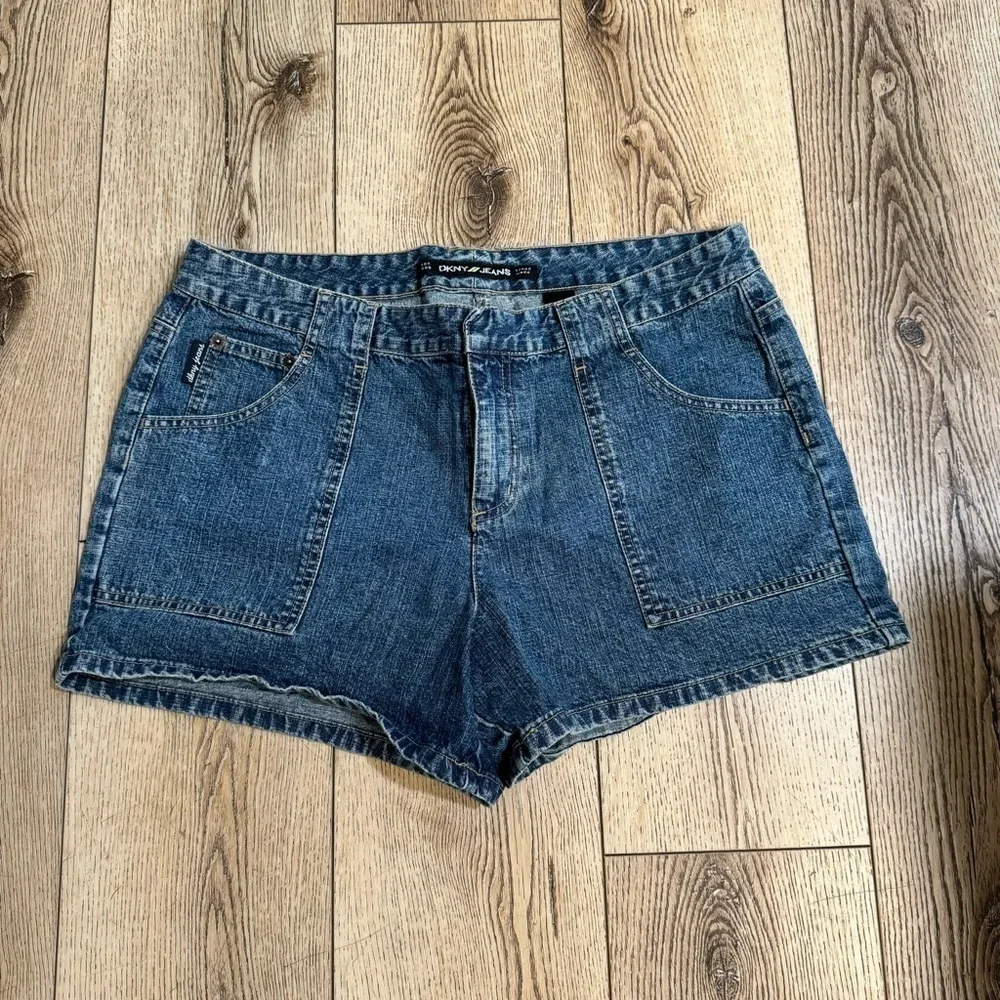 DKNY jean denim shorts with 3 pockets button and zipper closure 100% cotton, 14.